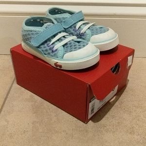 New in box see kai run shoes